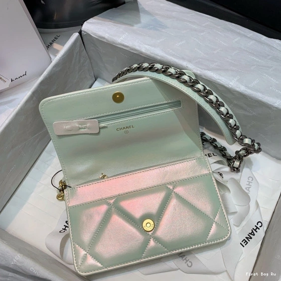 Firstbag Ru CHAIN WALLET CHANEL19 ON 0708
